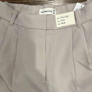 NWT Abercrombie & Fitch Beige High-Waisted Trousers